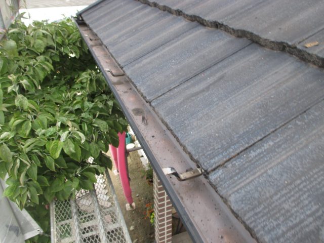 高砂市で交換予定の古い軒樋